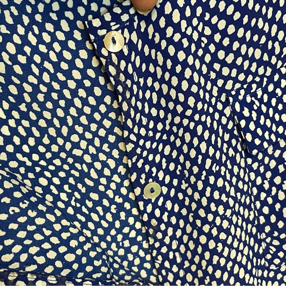 Chico’s Blue and White Button Up Tank Size US Large/Chico’s Size 2 - Picture 3 of 5